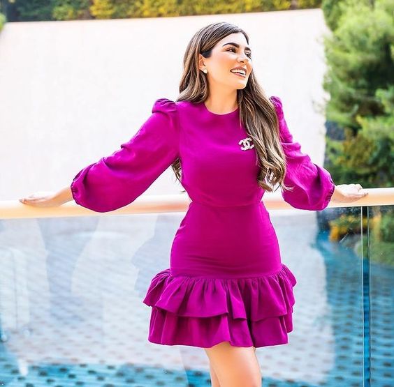 Vestidos elegantes con olanes y vuelos